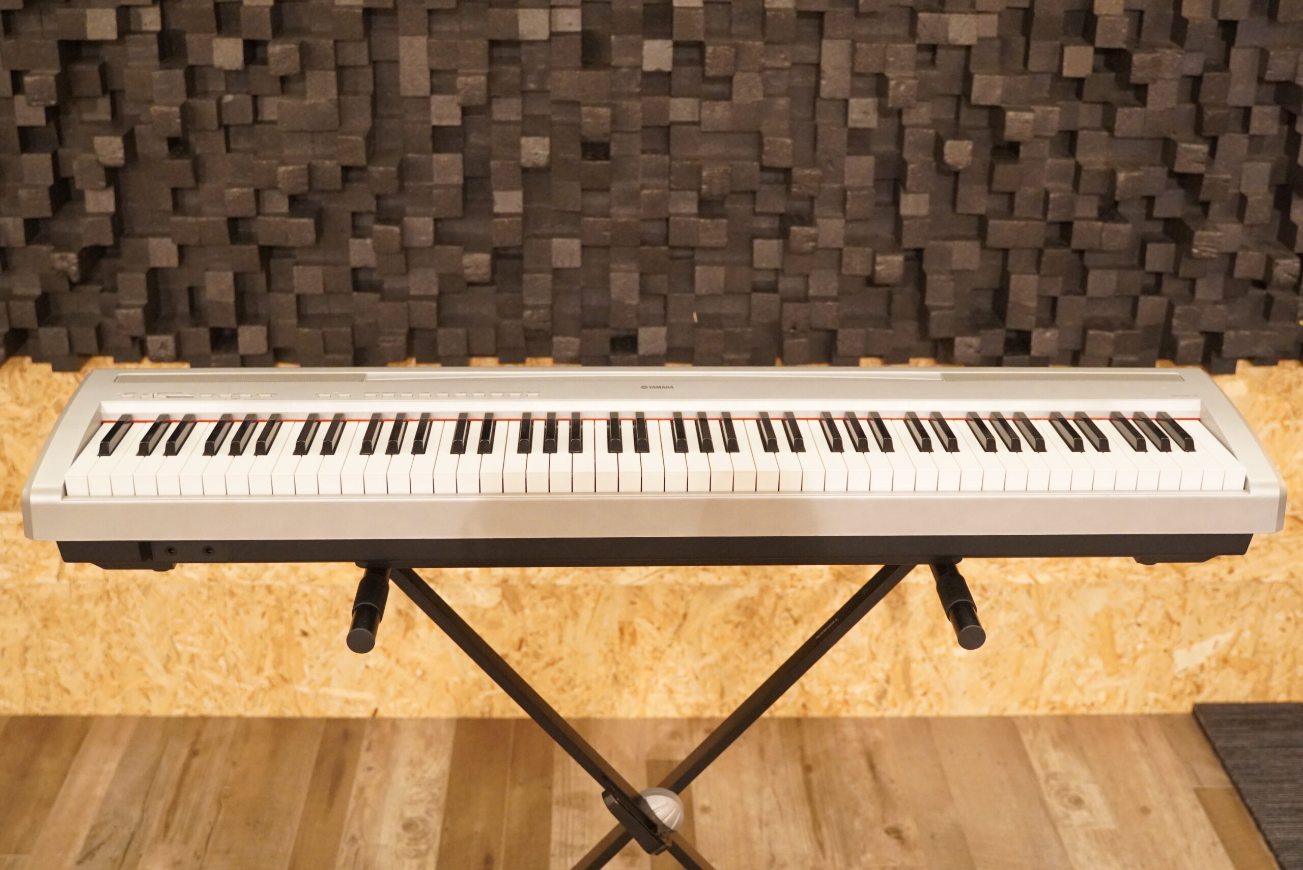 YAMAHA DIGITAL PIANO P-85